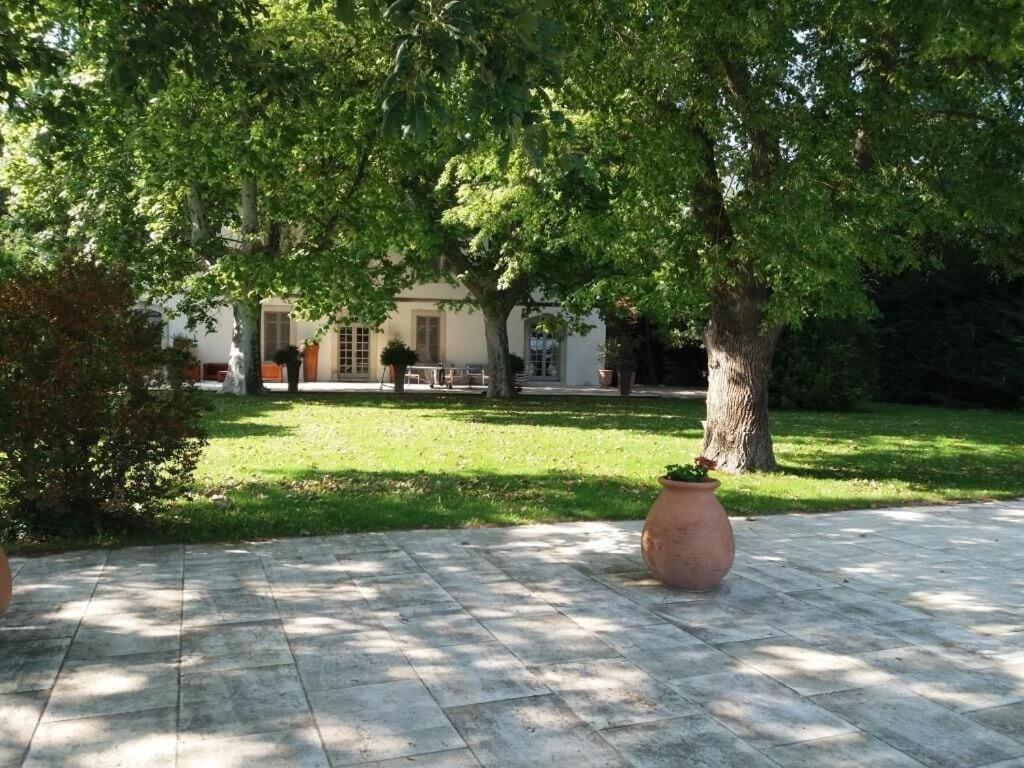 Mas Des Becasses, En Provence - 22 Personnes Villa Arles Buitenkant foto
