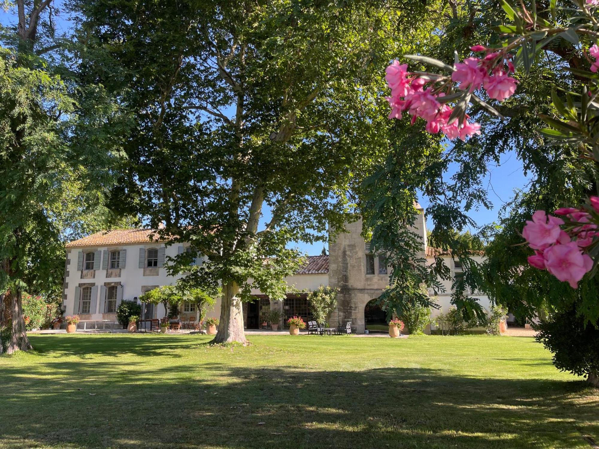 Mas Des Becasses, En Provence - 22 Personnes Villa Arles Buitenkant foto